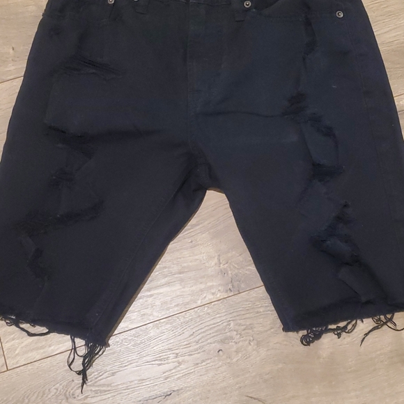 💥💥American Eagle Core Flex Distressed Shorts - Picture 2 of 6